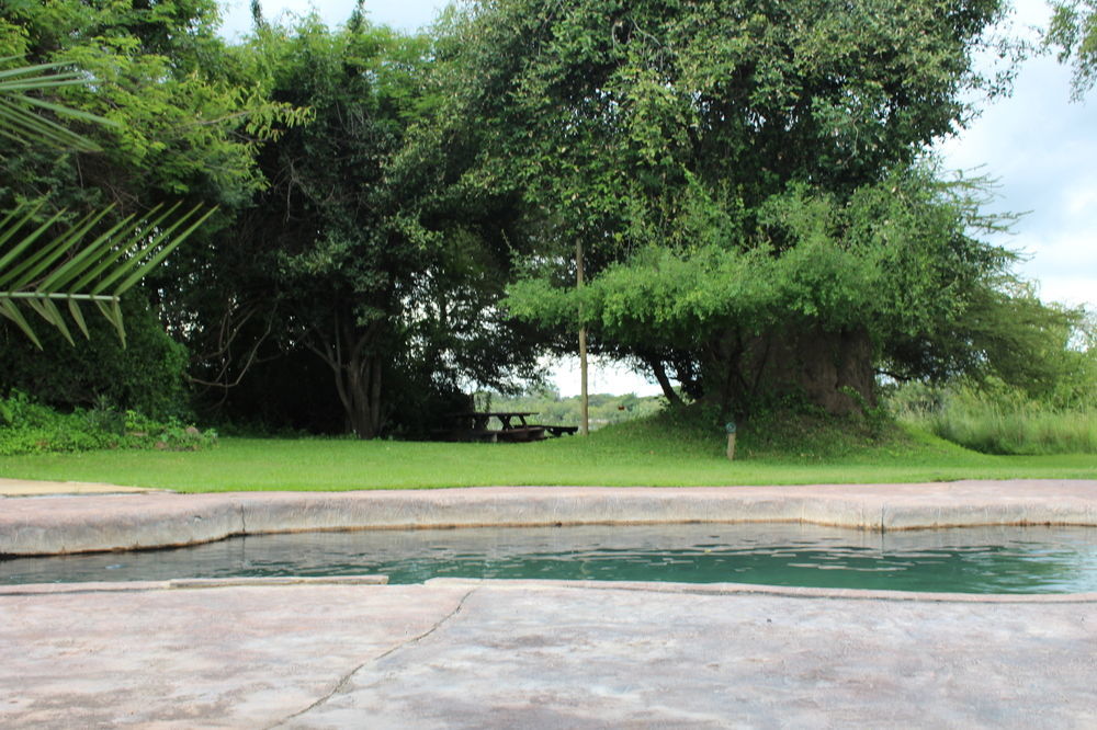 Thebe River Safaris Kasane Esterno foto